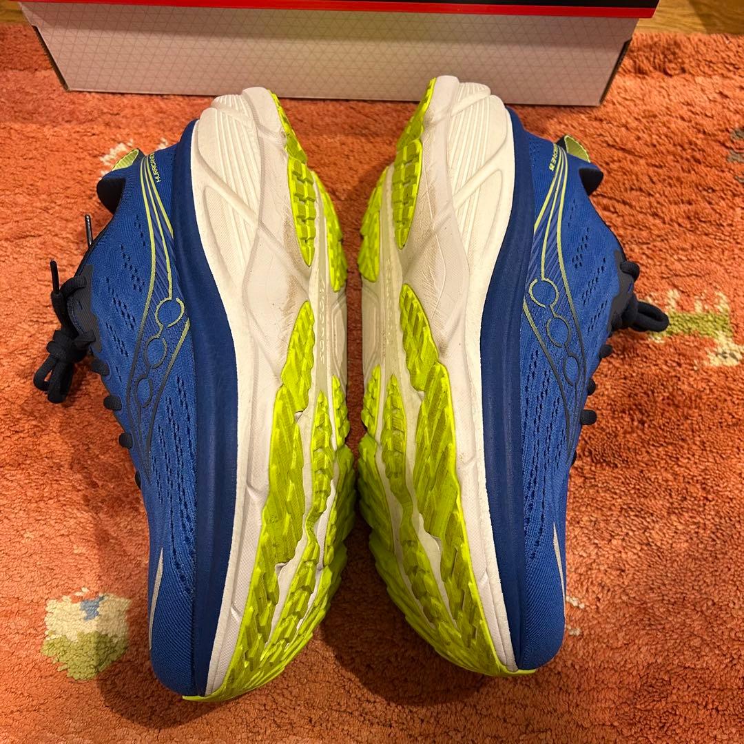 美品 サッカニー ハリケーン25 サイズ26.5㎝