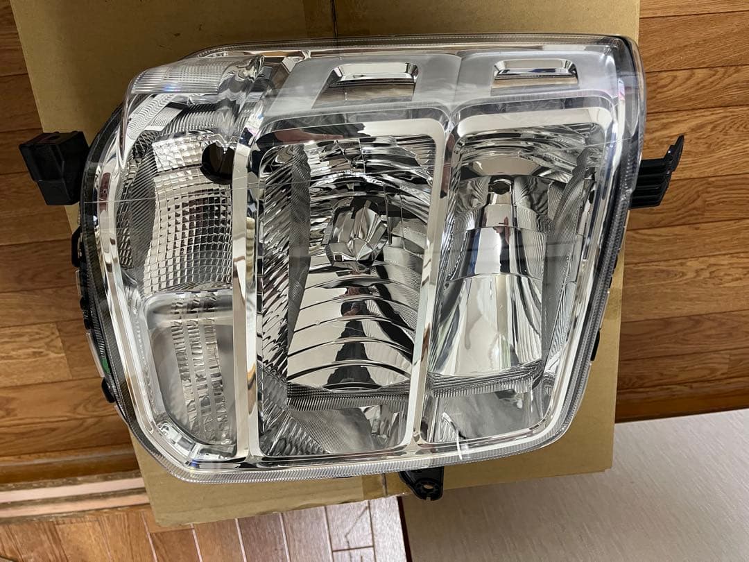 スズキ純正エブリィ3BA-DA17Wの右ヘッドライトユニット