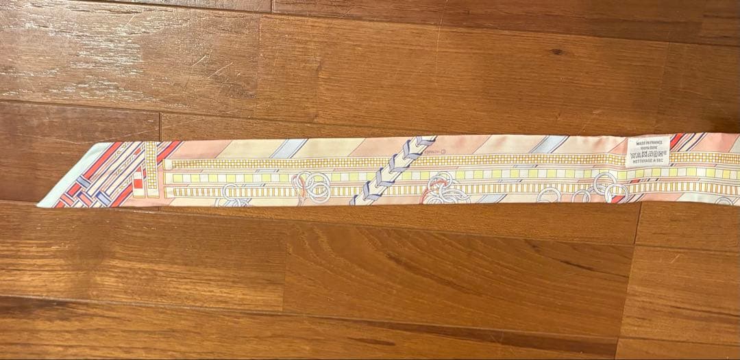 HERMESエルメス　ツイリー箱付き　馬勒とチャーム箱なし