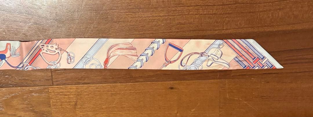 HERMESエルメス　ツイリー箱付き　馬勒とチャーム箱なし