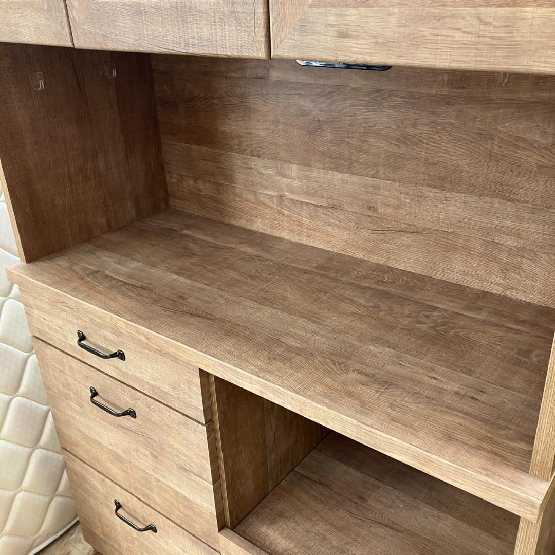 【福岡市　市内近郊限定】お洒落♬シックな木製の食器棚 配送設置無料♬