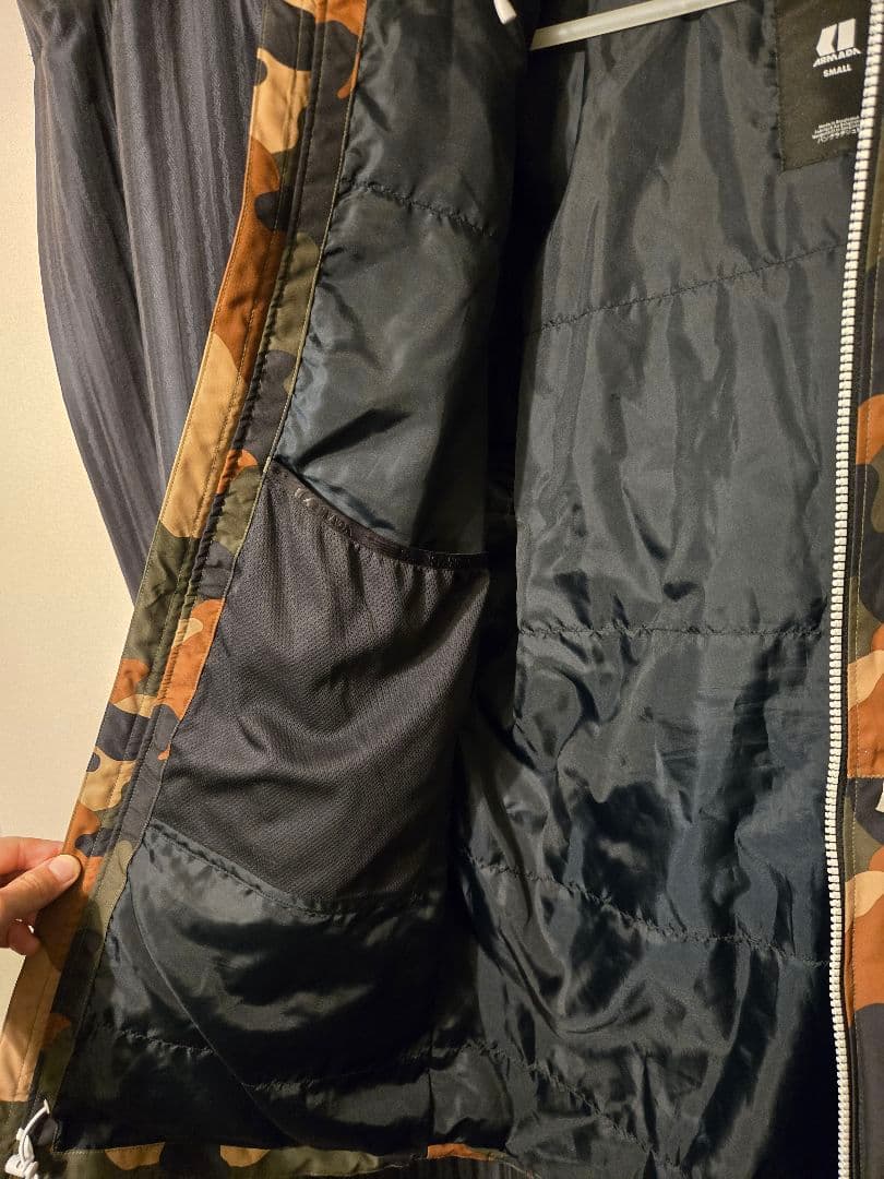 ARMADAアルマダ ウェア Bergs 2L Insulated Jacket