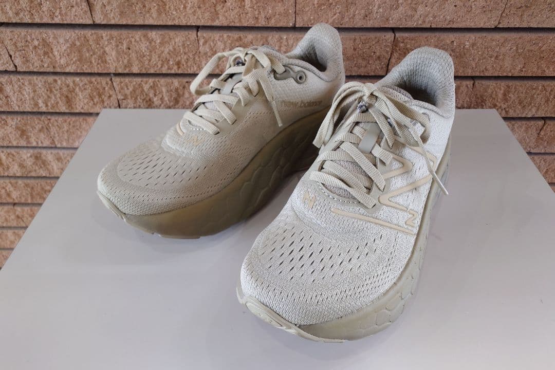 着用1回☆ニューバランス フレッシュフォームXモアv４ランニングシューズ23cm