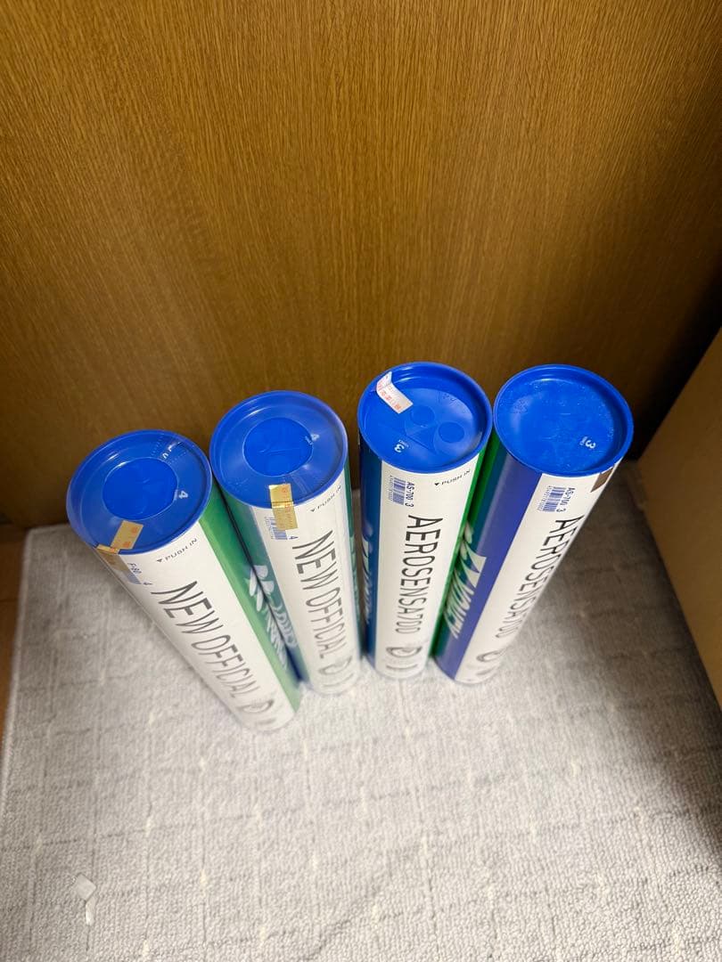 ヨネックスシャトル４本セット