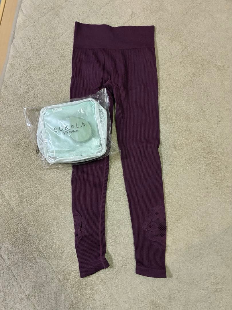 SUKALAアクティブデイジーレギンス(S/ワイン)ノベルティ付き