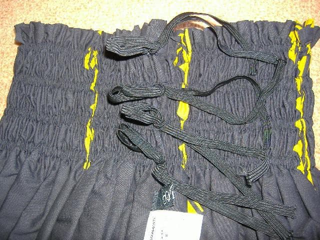 パウスカート★タパ＆レフア柄★黒地Ｘ赤・黄柄