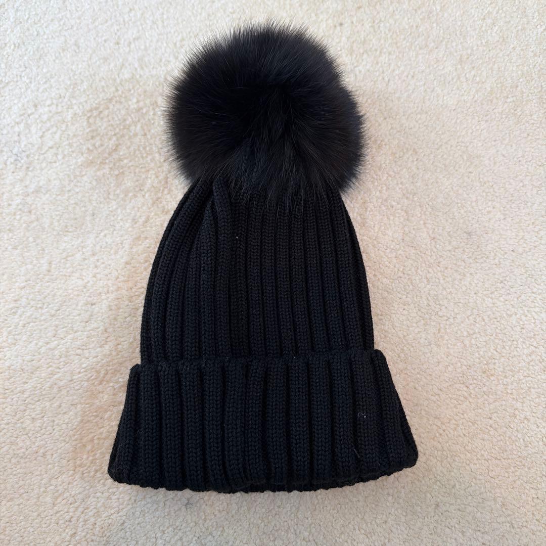 モンクレール　ブラック ニット帽 ポンポン付き