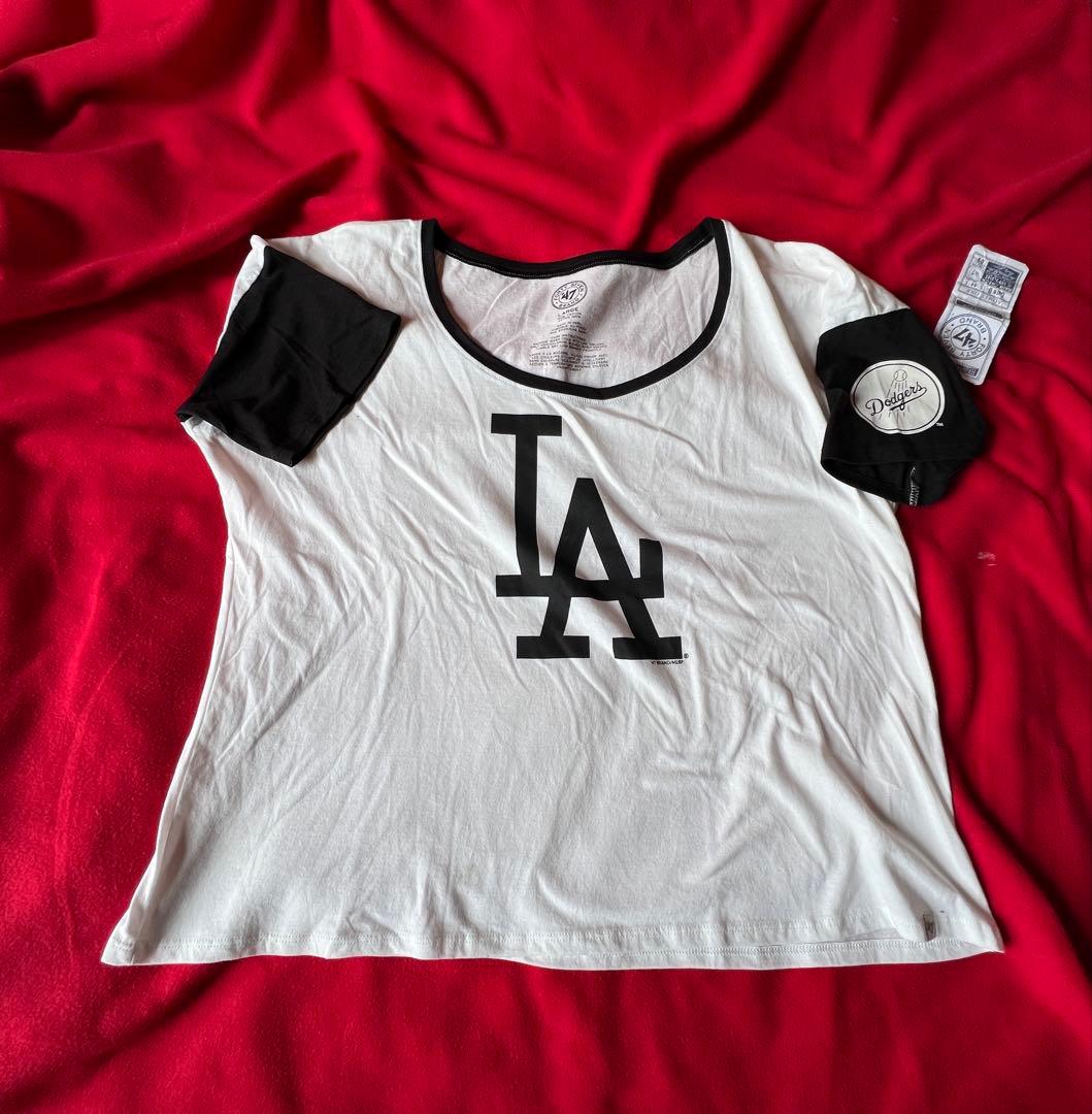 ☆新品☆ドジャースTシャツ　mbl 47 紺✖️白