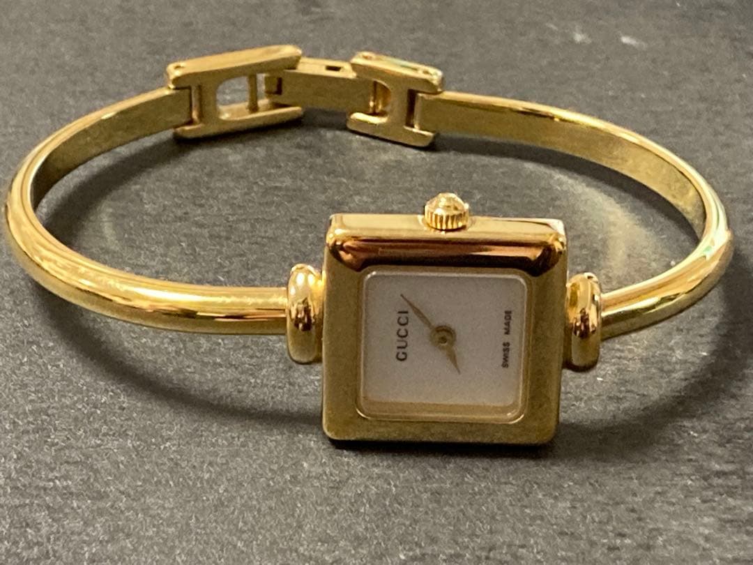 グッチ GUCCI レディース バングルウォッチ シェル文字盤 時計 1900L