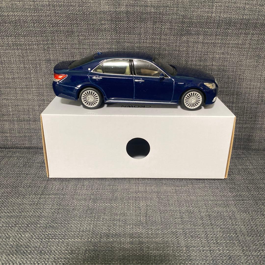 クラウンマジェスタ　ミニカー