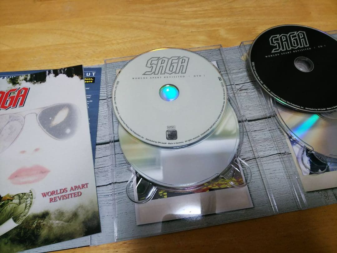 SAGA（サーガ）WORLDS APART REVISITED　プログレハード