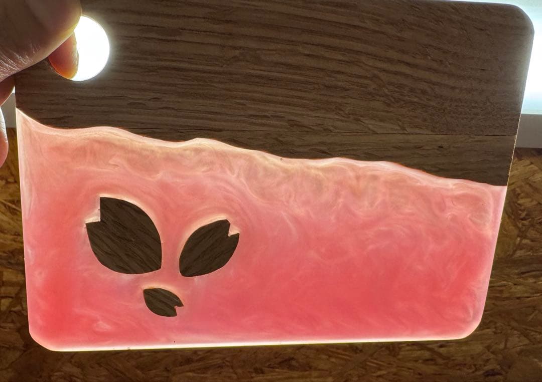 レジン×天然木 カッティングボード 桜デザイン ピンク オーク材　ハンドメイド