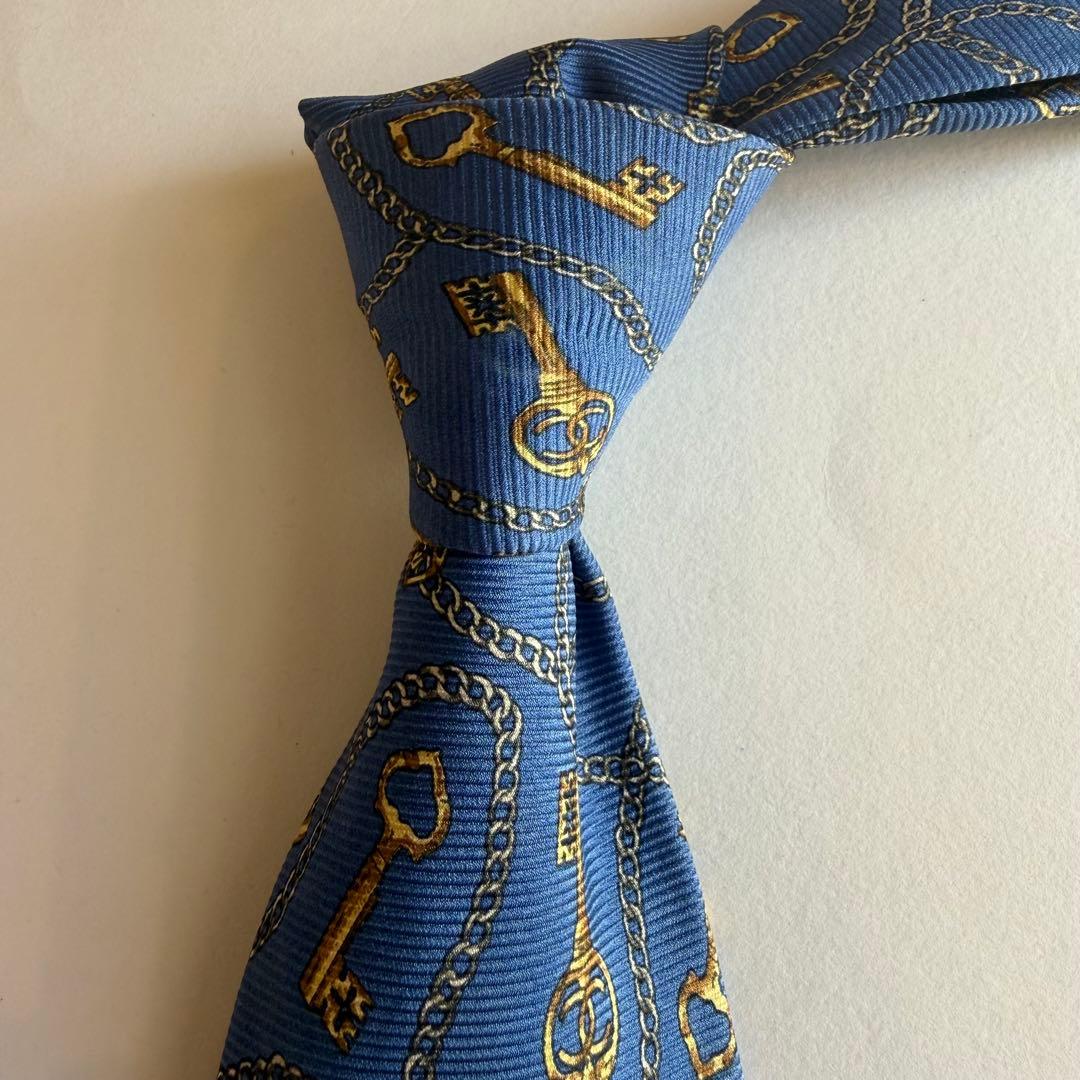 CHANEL シャネル　ネイビー　紺　鍵と鎖柄　チェーン柄　高級ブランドネクタイ