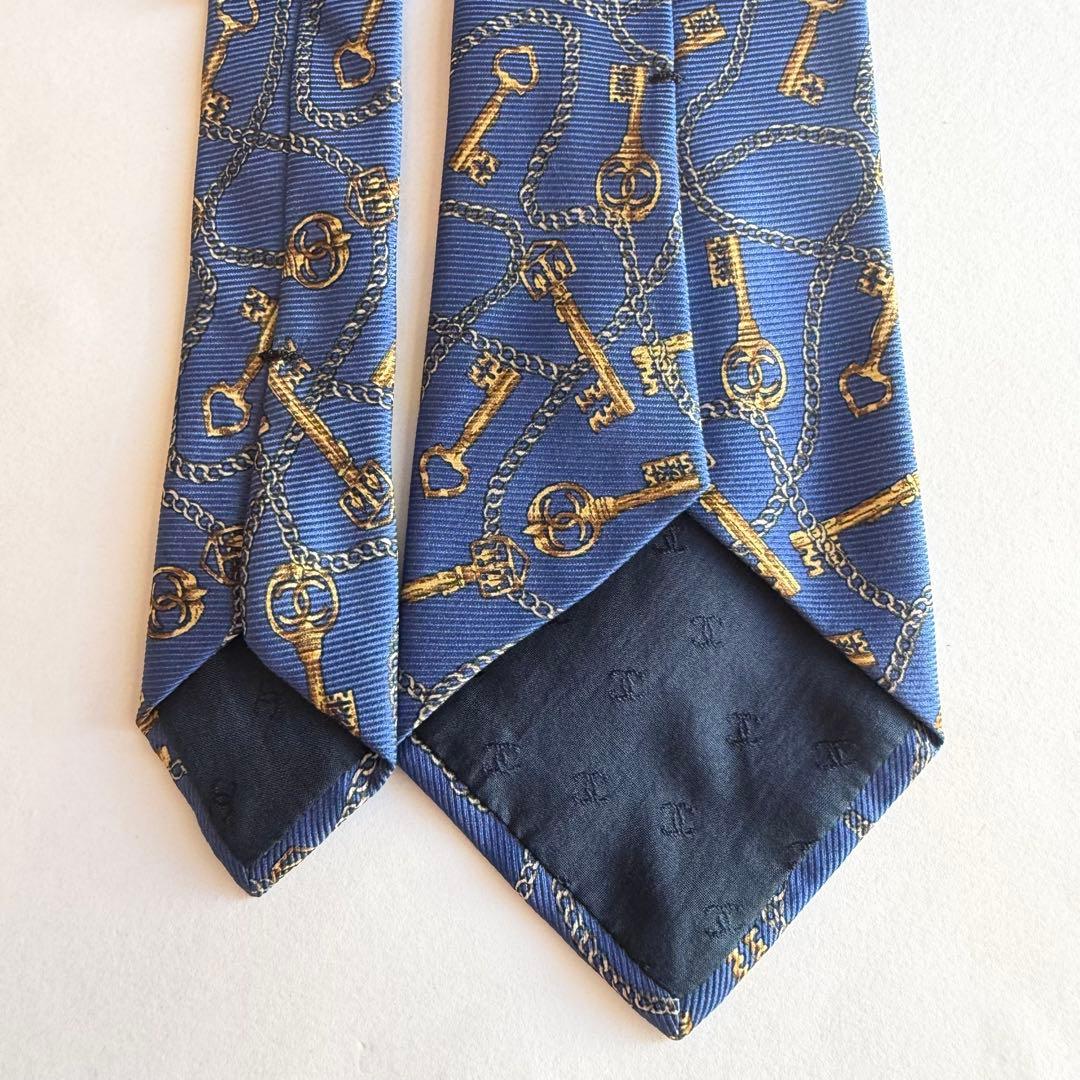 CHANEL シャネル　ネイビー　紺　鍵と鎖柄　チェーン柄　高級ブランドネクタイ