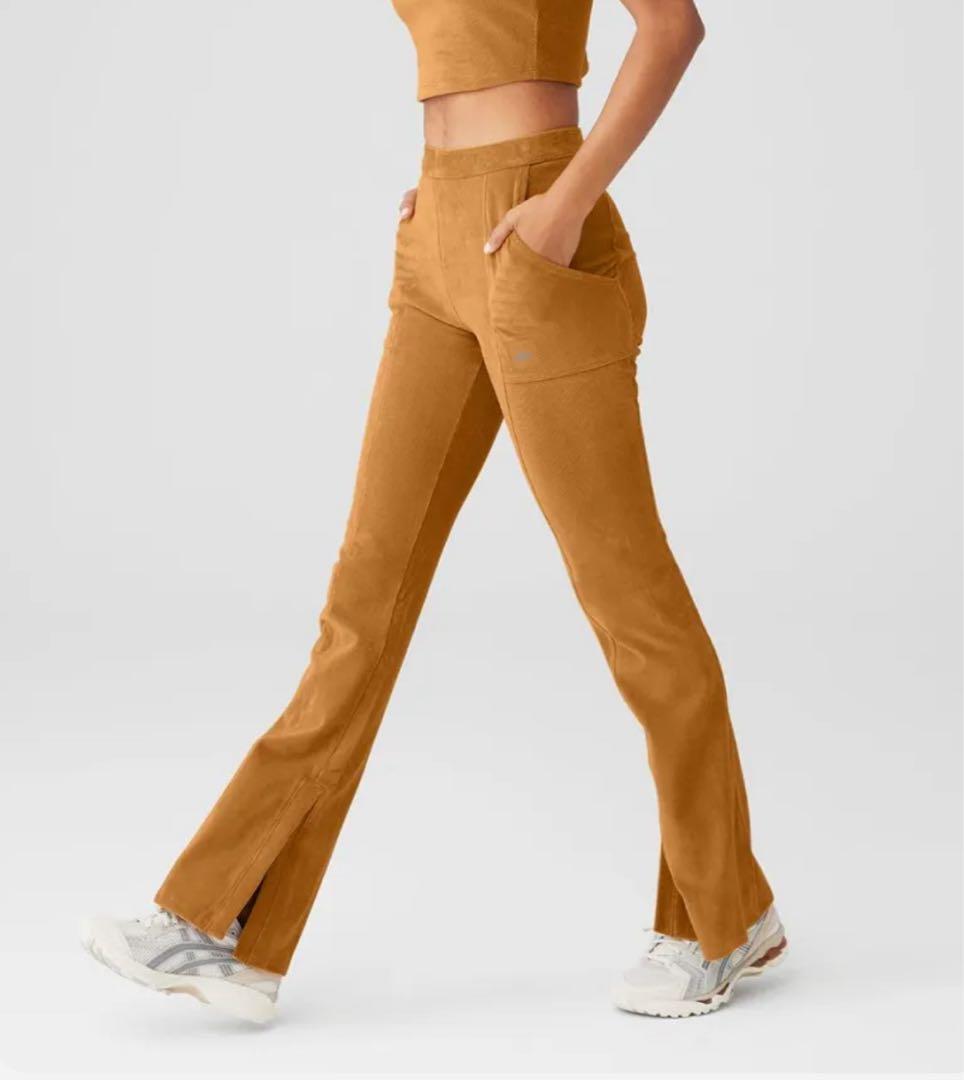 alo yoga ハーフジップトップとフレアパンツセット