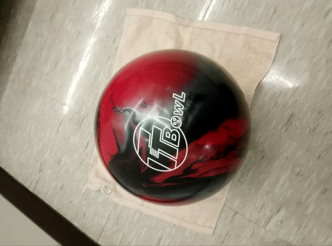 ボーリングボール　14、12ポンド　２点セット　ケース付き　即購入可能