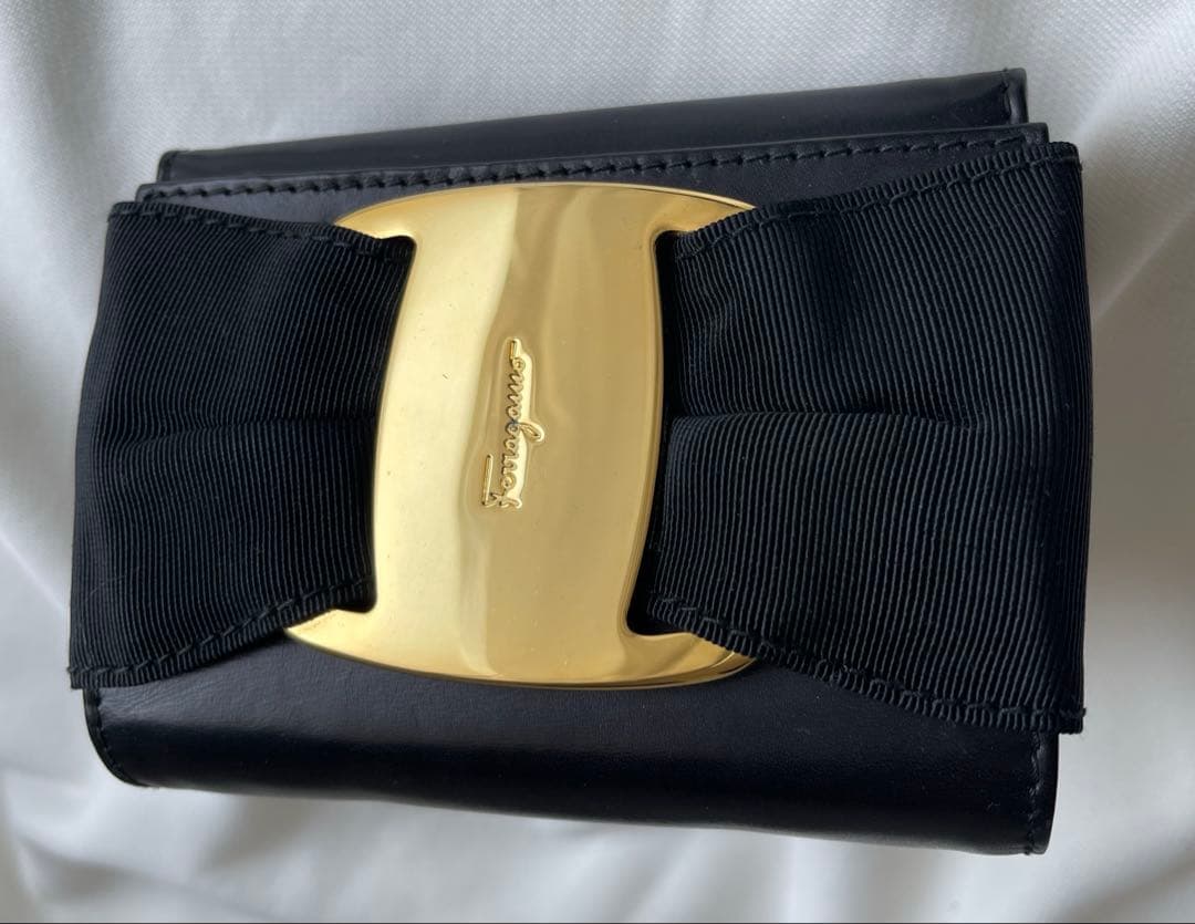 フェラガモ クラッチ バック 財布 取り外しショルダー 付き ななめ掛け