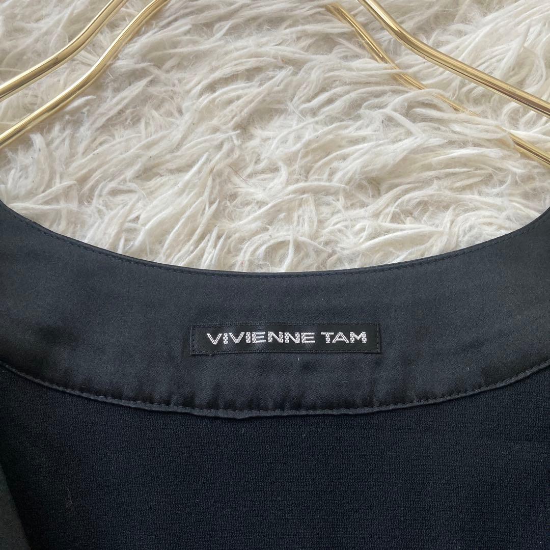 VIVIENNE TAM 刺繍入りワンピース ブラック 1 前クロス エレガント