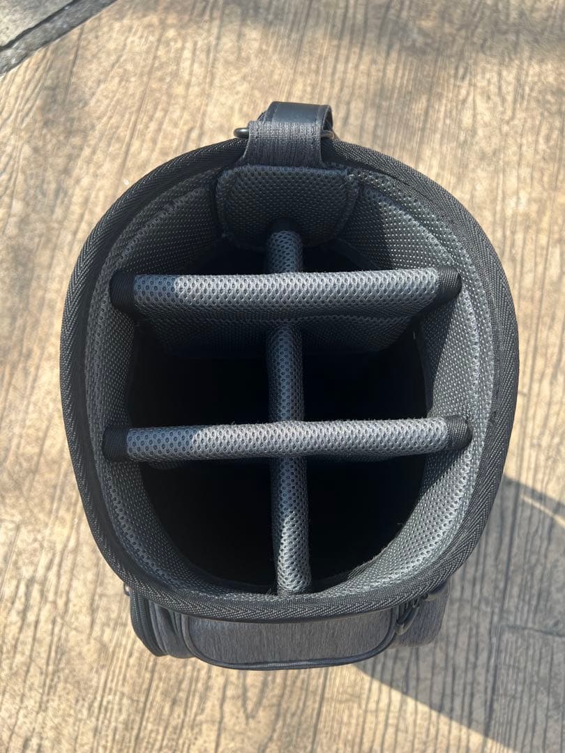 オークリー美品　キャディバッグ・セルフスタンド・他小物類のセット