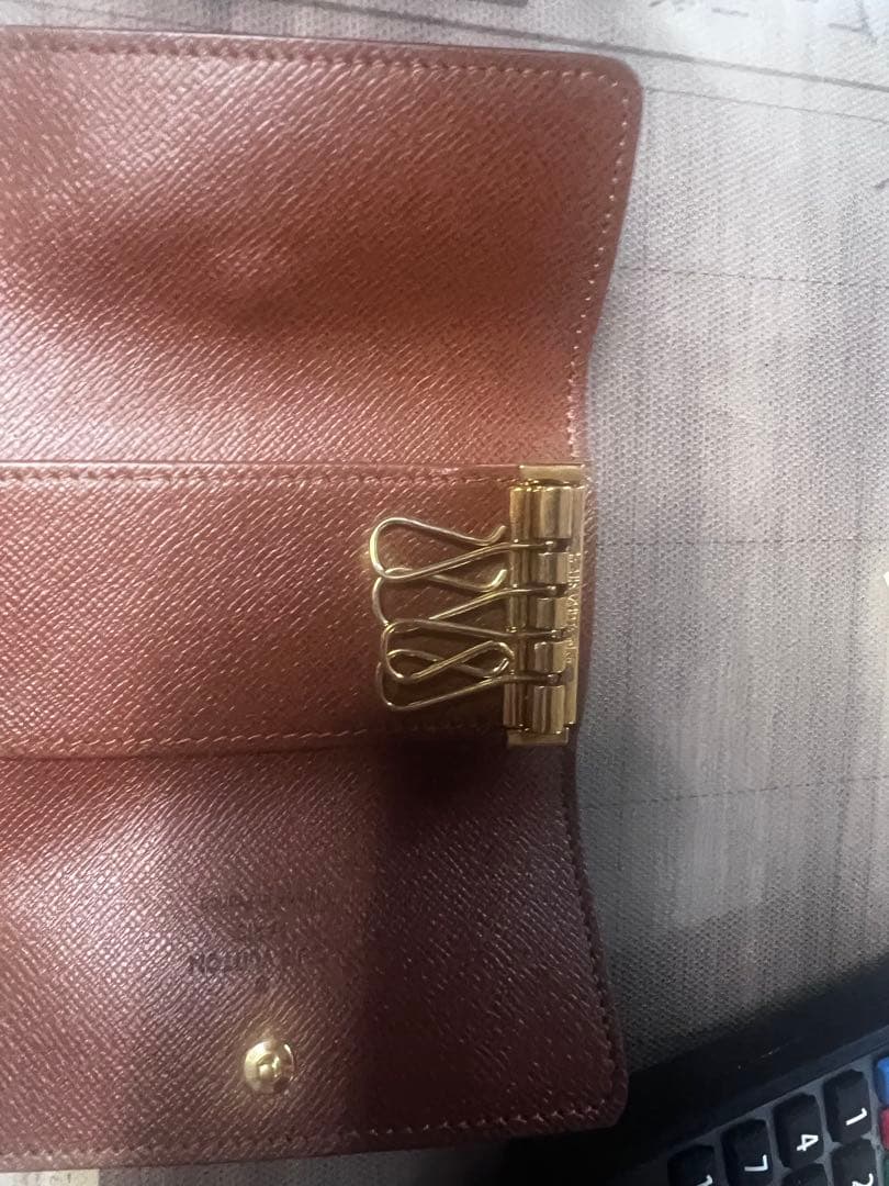 Louis Vuitton ダークブラウン キーケース