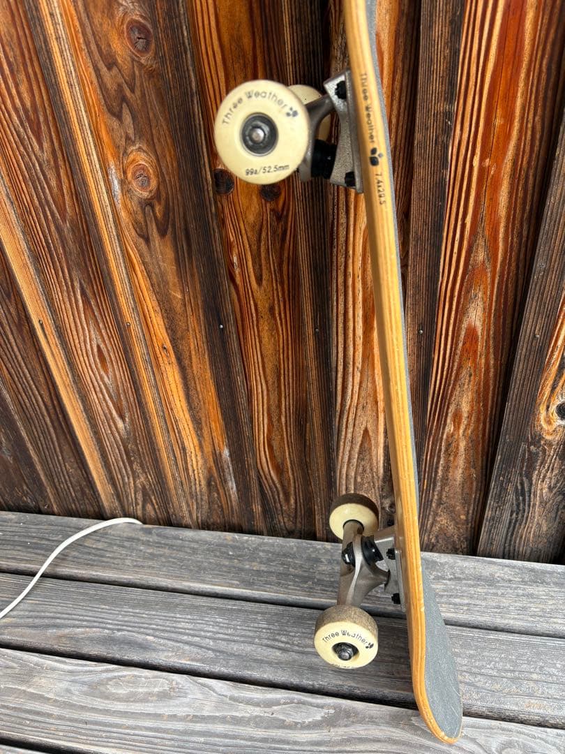 THREE WEATHER（スリーウェザー）のスケートボード