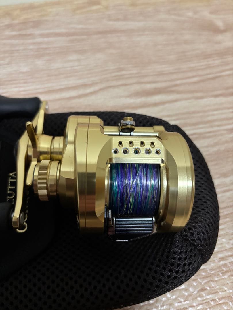 【美品】シマノ　21カルカッタコンクエスト201HG