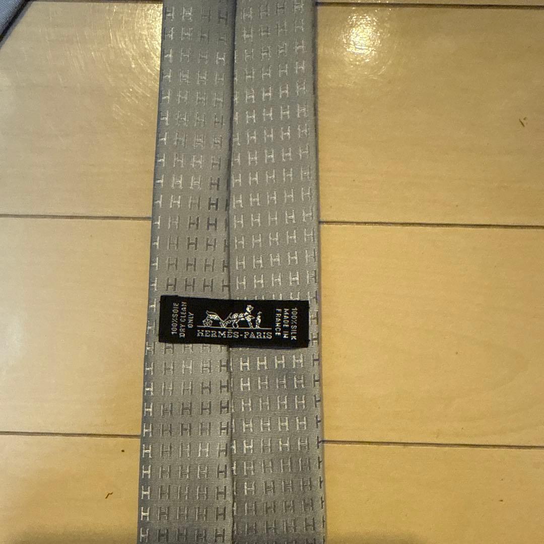 HERMES グレー Hマーク ネクタイ