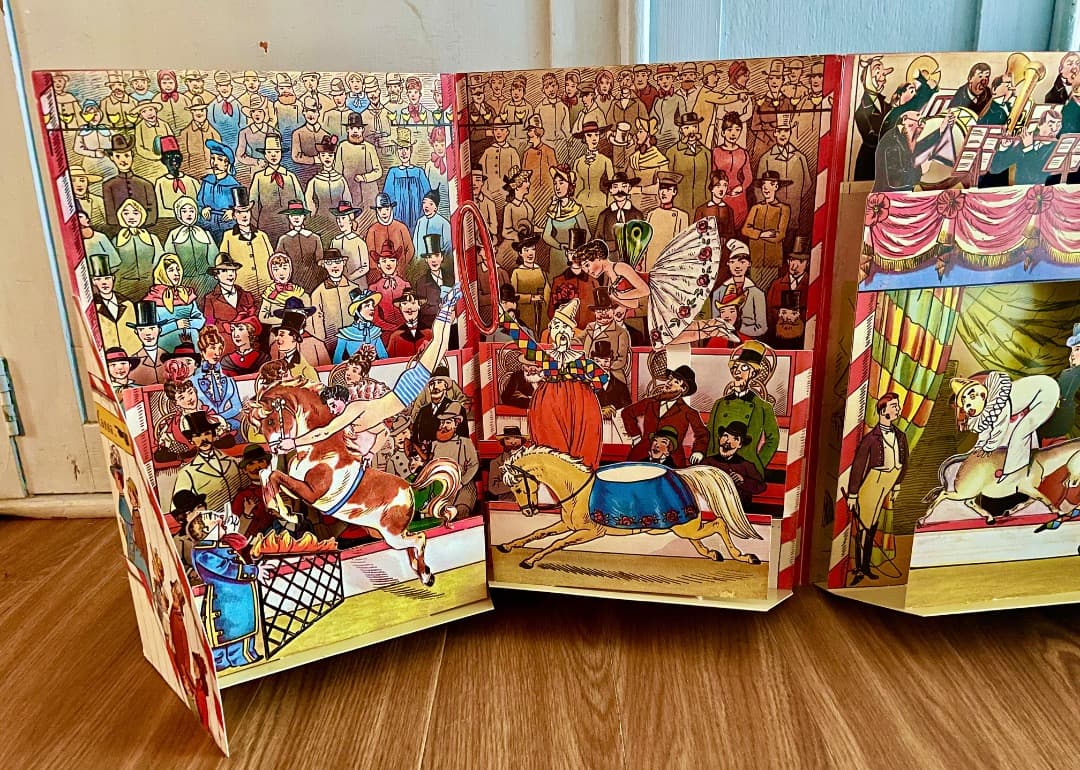 フランス製　しかけ絵本　POP-UP 絵本