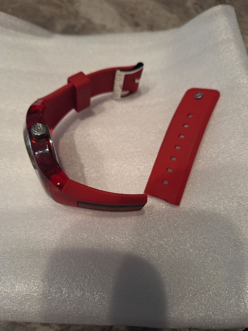 【訳あり品】GUCCI SYNC137.1 アウトレット 時計 レッド