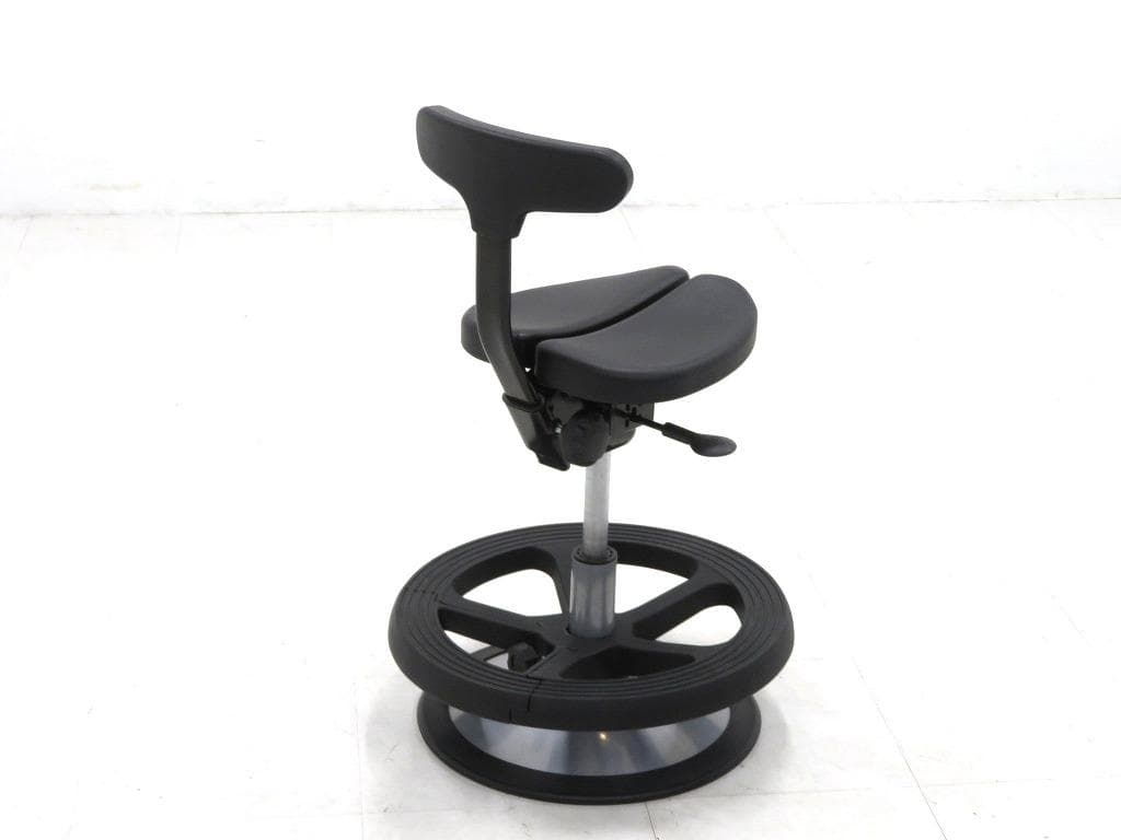 展示品　カッシーナixc アーユルチェア　ルナ　姿勢強制　事務椅子