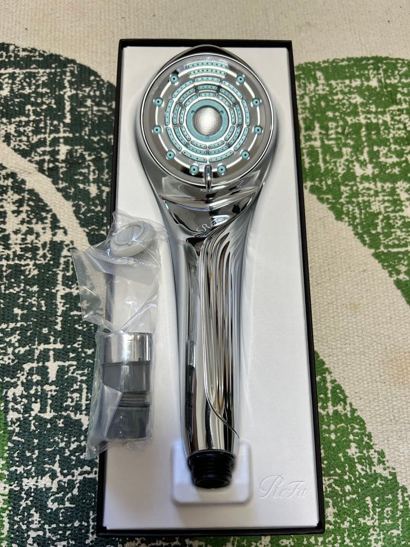 ReFaシャワーヘッド（最新型で新品同様、保証書付き）