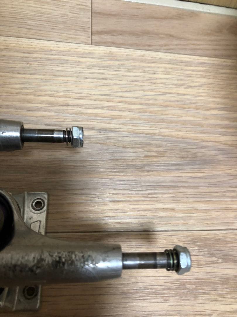 とりたい様THUNDER TRUCK HOLLOW LIGHTS 147 HI