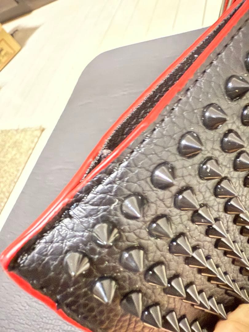 【美品】Christian Louboutinスタッズレザートートバッグ黒赤コバ