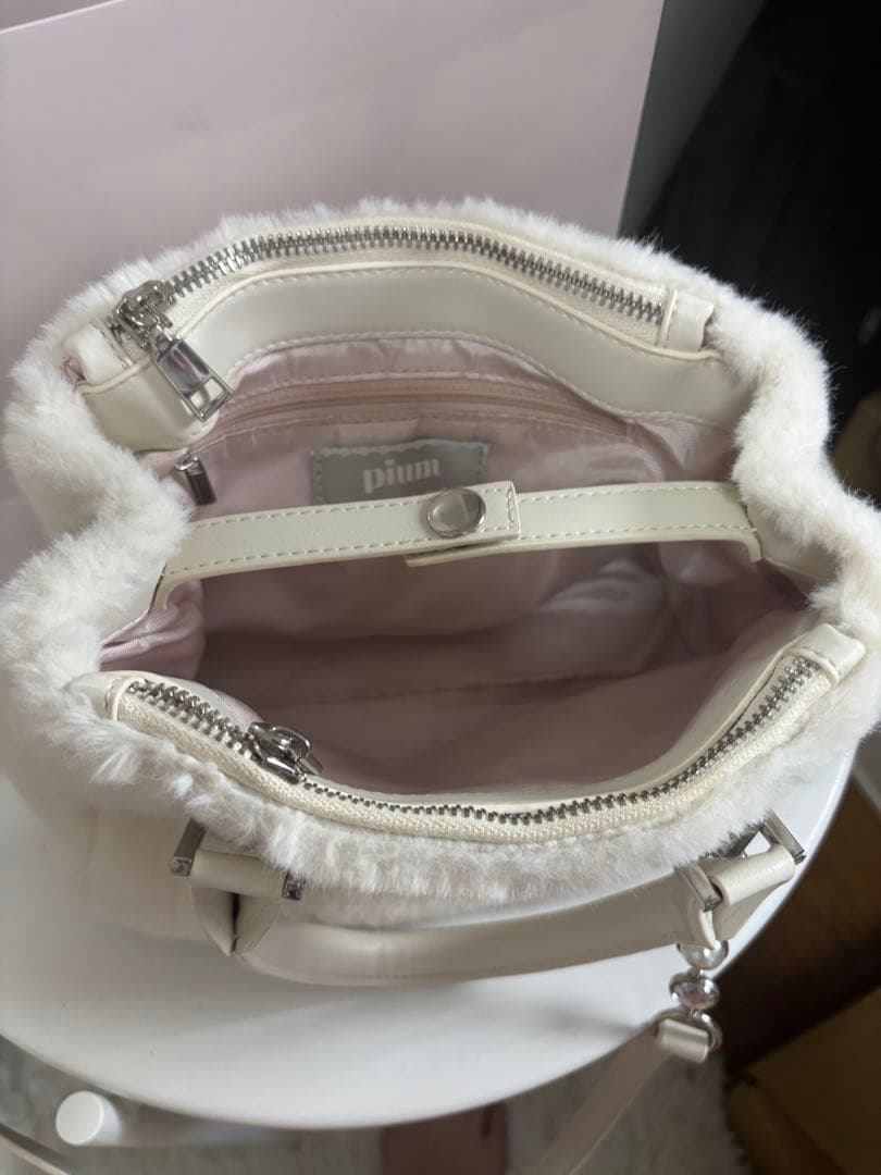 ビジューチェーン付きpiumハートファーバッグLIZLISA Ank Rouge