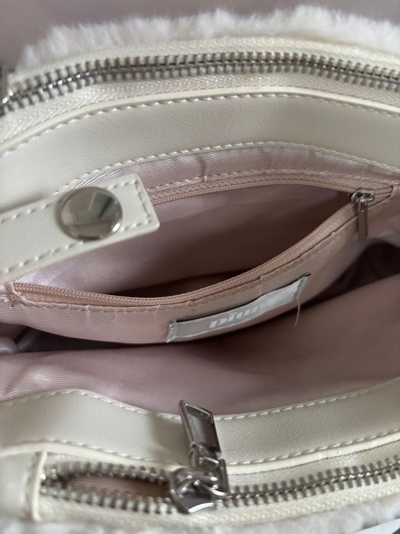 ビジューチェーン付きpiumハートファーバッグLIZLISA Ank Rouge