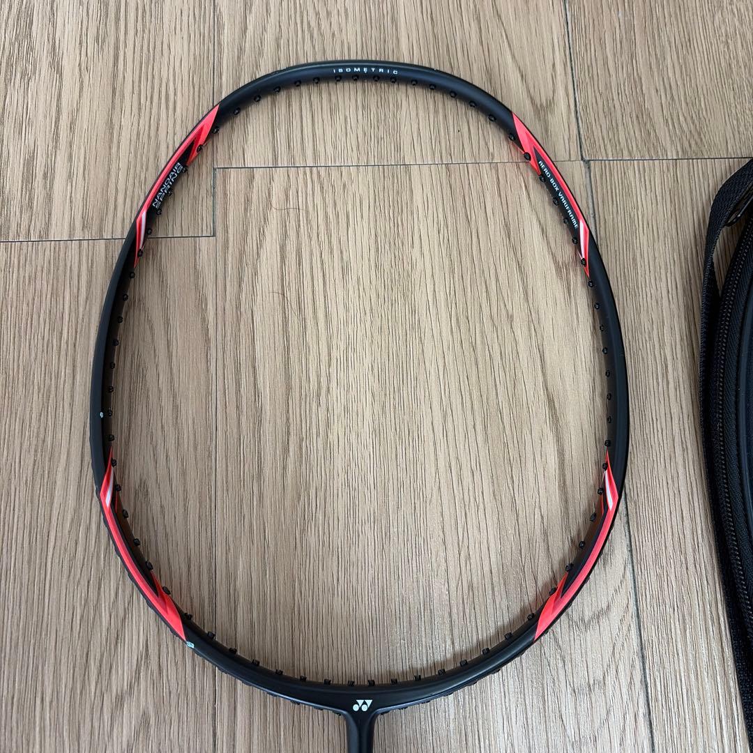YONEX バドミントンラケット 黒/赤 ケース付き