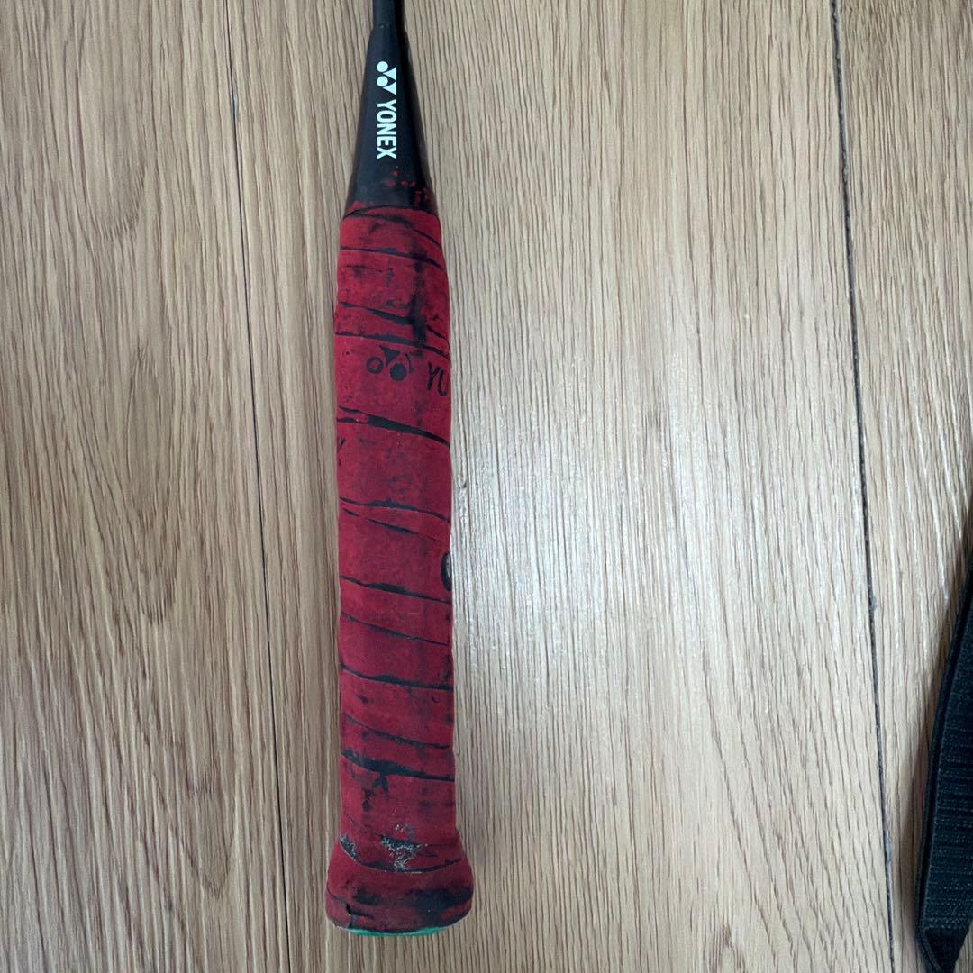 YONEX バドミントンラケット 黒/赤 ケース付き