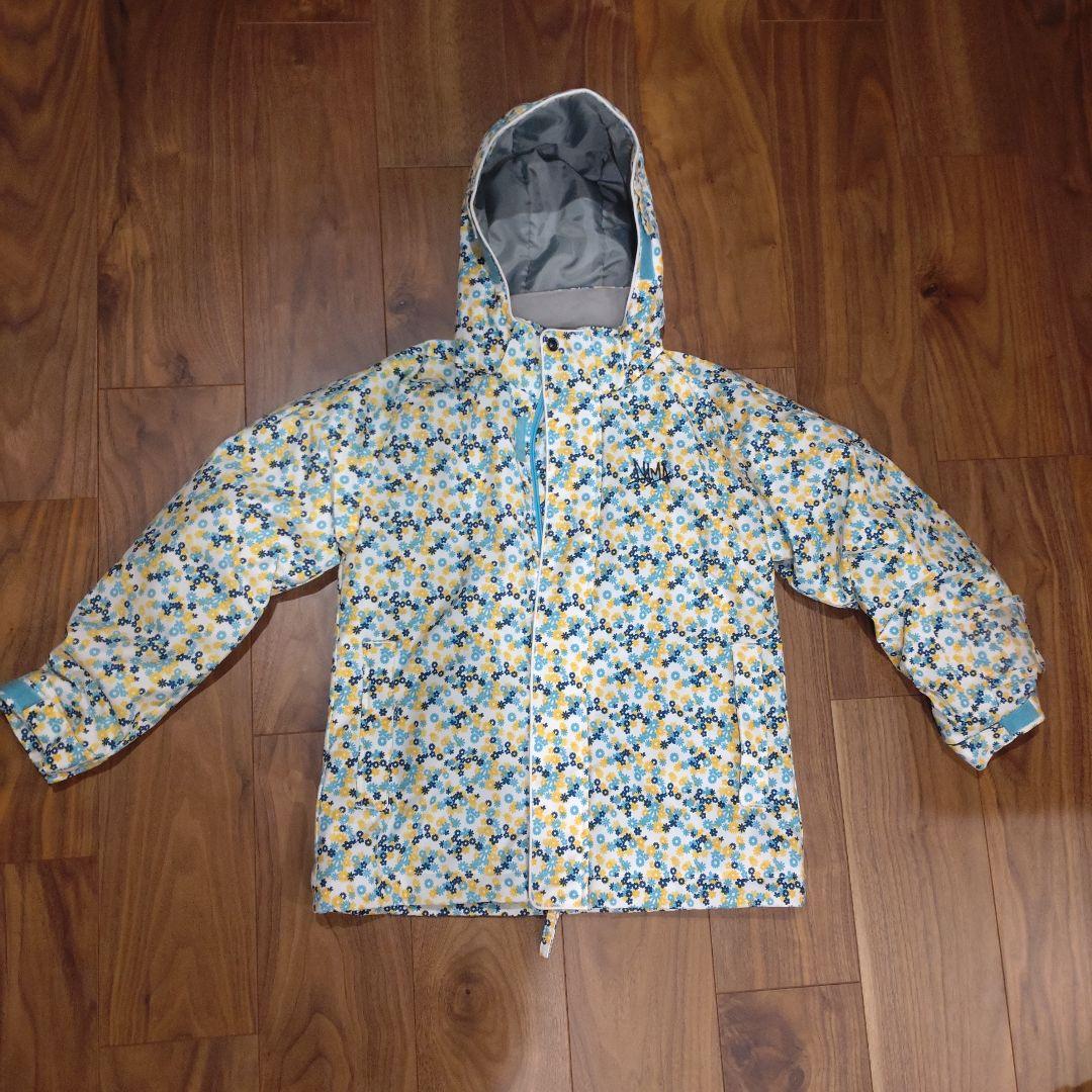 スキーウェアセット150センチ　ブーツ・手袋・ニット帽付き