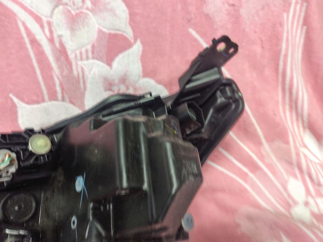 マツダ　MAZDA2 LEDライト右　DJLAS 中古品