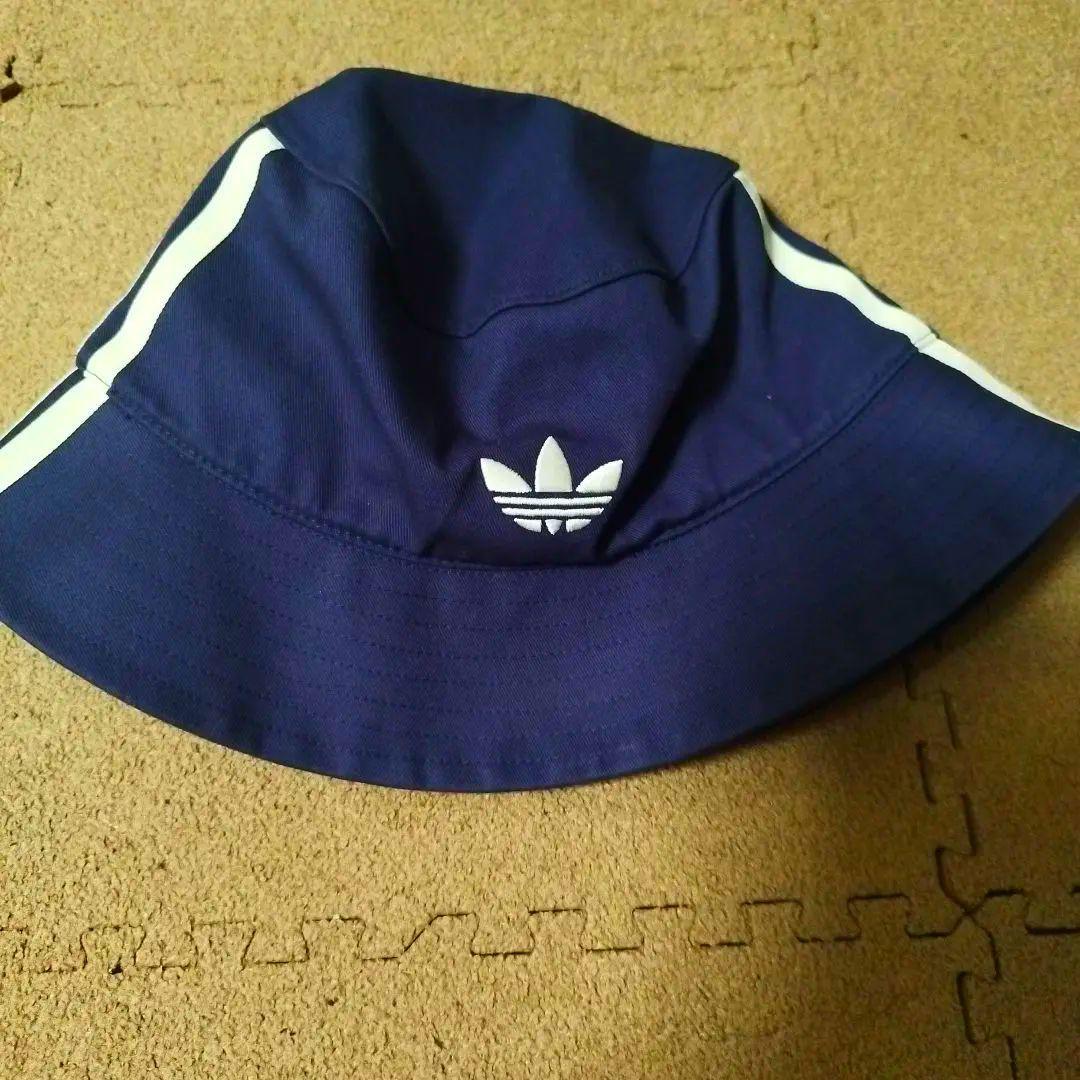 oasis adidas バケットハット ネイビー
