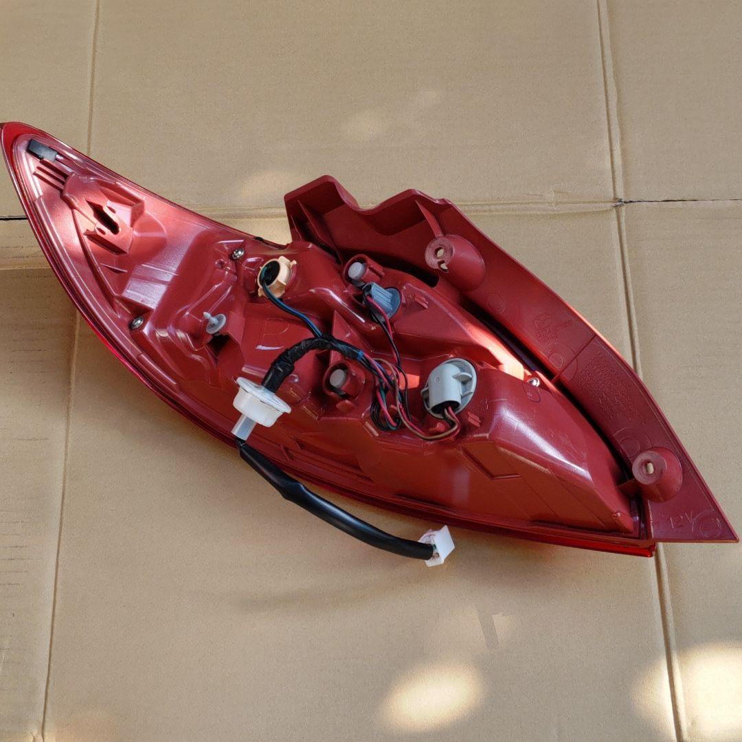 マツダ デミオDE型 LEDテールランプ 左右セット 中古品