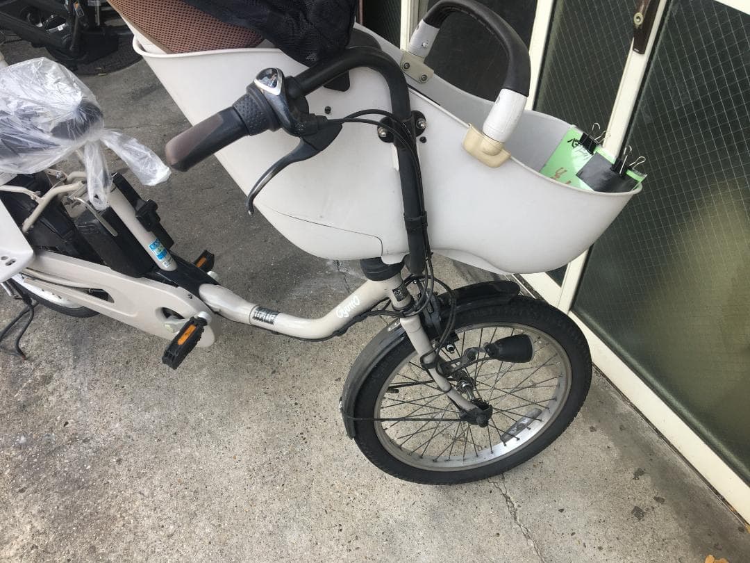 地域限定送料無料　ギュットクルーム　2021年　三人乗り　ベージュ　電動自転車