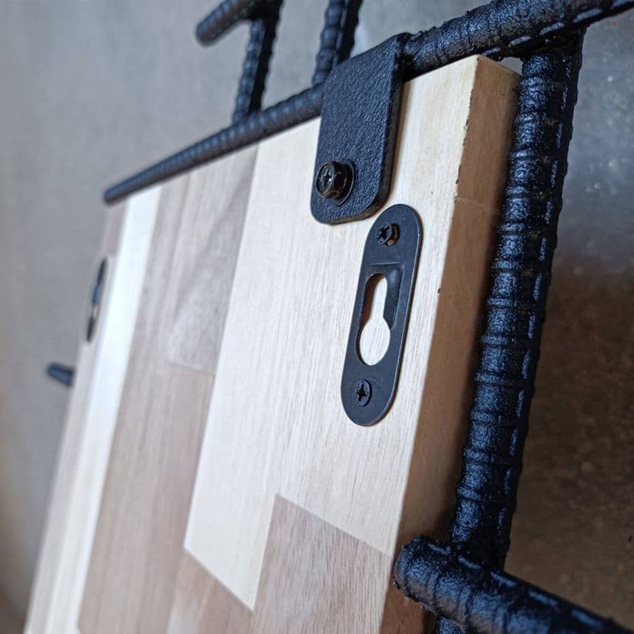 壁掛け可能看板 格子状 木材 スチール