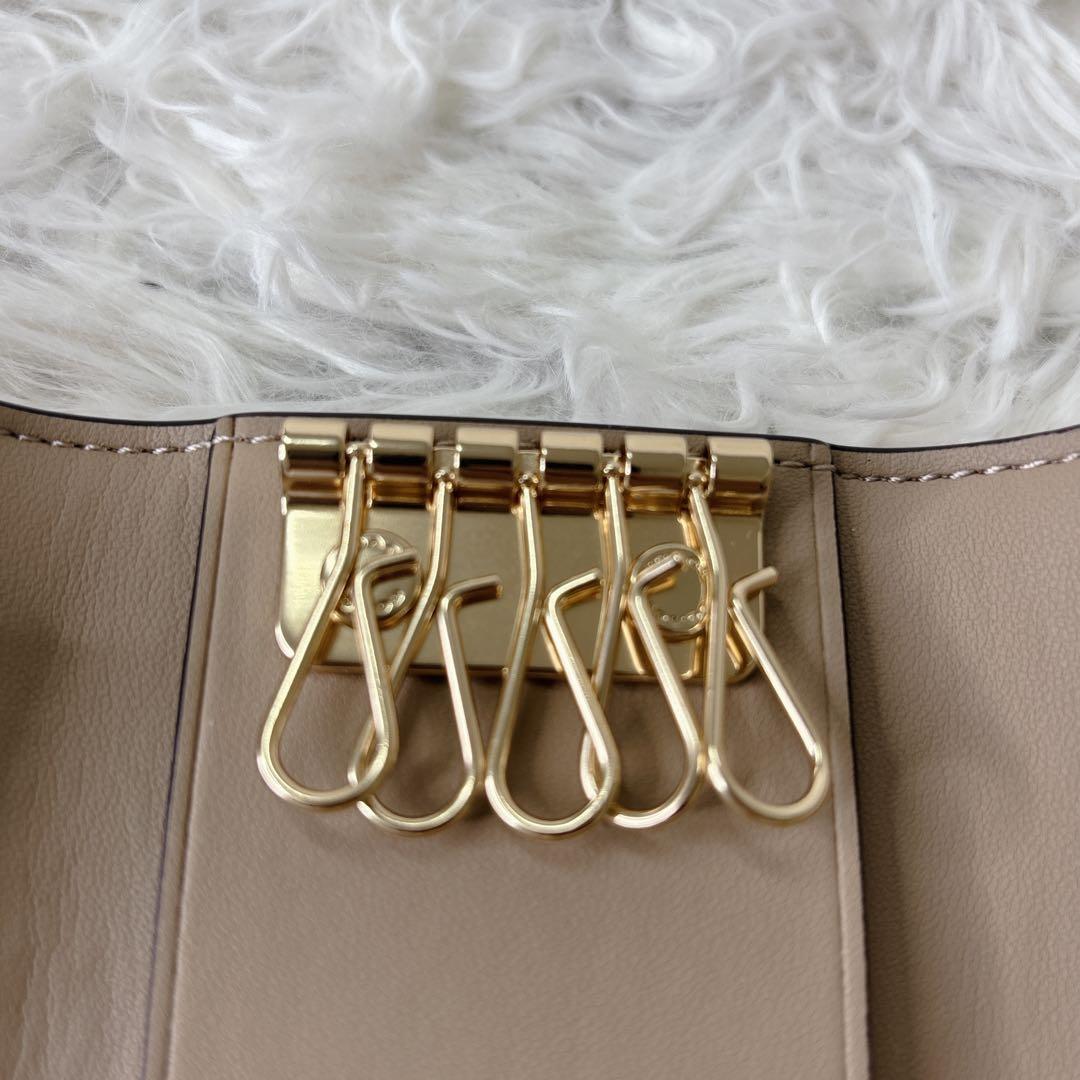 新品　COACH 花柄レザーキーケース　5連　リング付