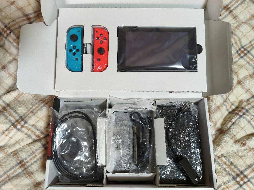 Nintendo Switch 本体 箱あり 付属品あり ネオンブルー/レッド