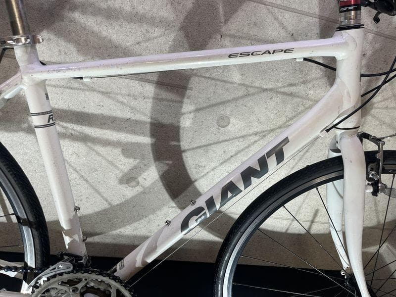 GIANT ESCAPE R3 クロスバイク sizeM　ホワイトカラー