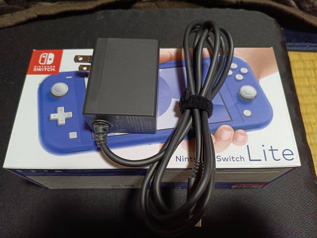 ニンテンドースイッチライト ブルー 中古美品