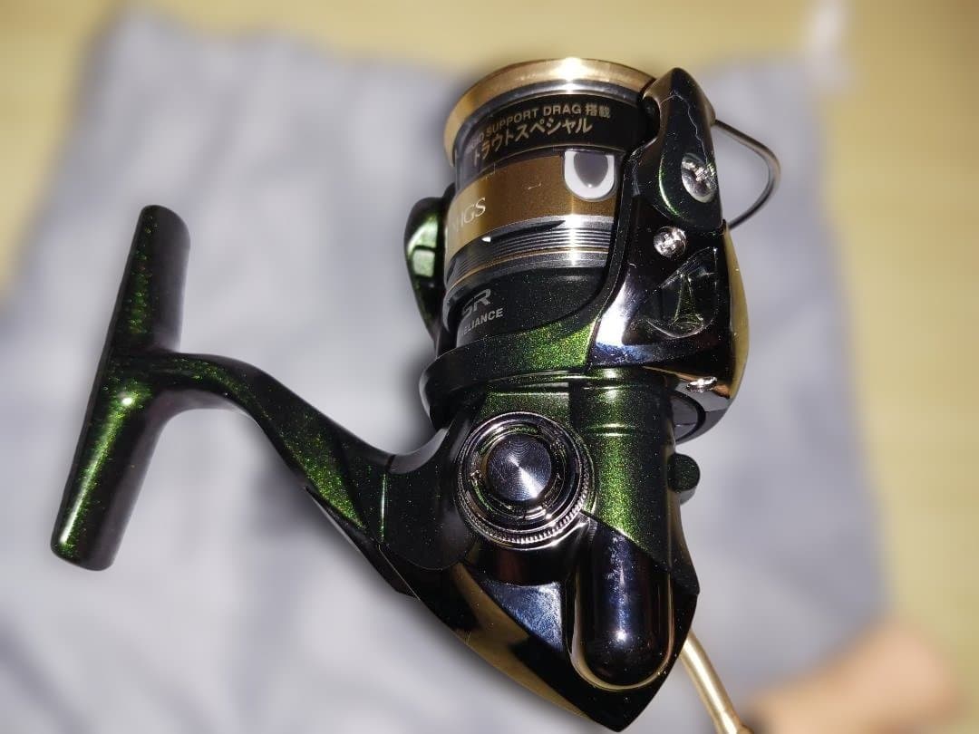 【超美品】シマノ 12カーディフCI4+ C2000HGS