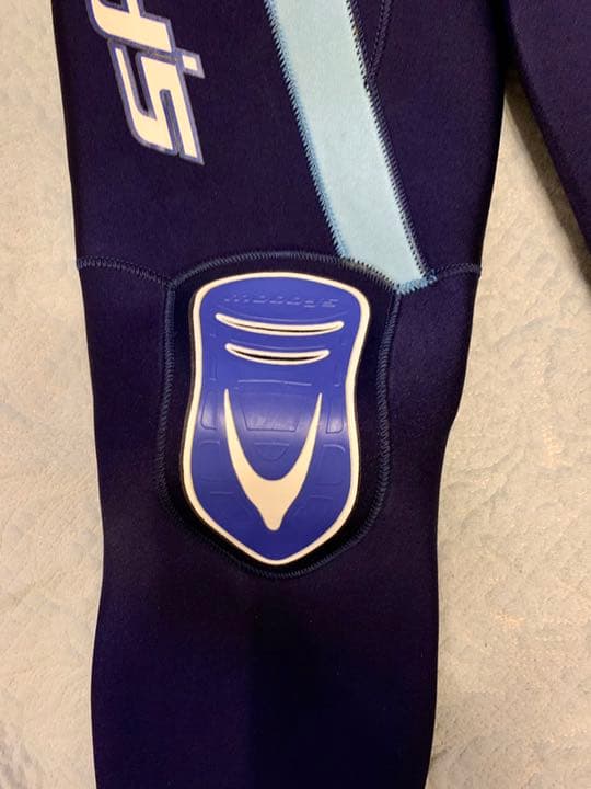 ウェットスーツ　モビーズ