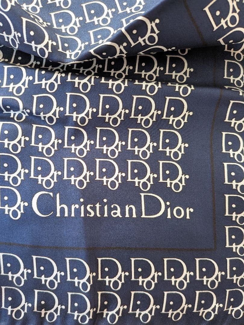 美品　クリスチャン ディオール Dロゴ SILK100% ミニスカーフ　即日発送